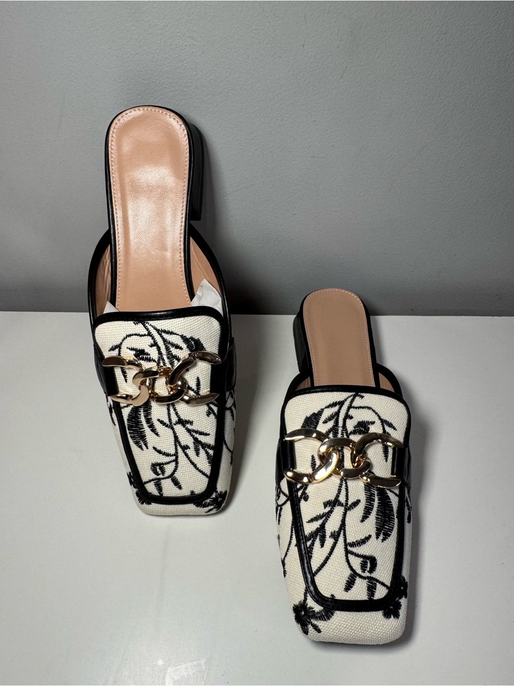 Flat mules - Picture 1 of 7